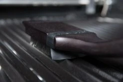 Broil King Holz Grillbürste 47cm Mit Edelstahlborsten + Spritzschutz 9 Broil King Holz Grillbürste 47cm Mit Edelstahlborsten + Spritzschutz -Grillen im Freien 17025 Broil King Holz Grillbuerste 65225 5