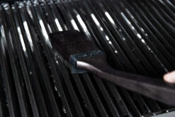 Broil King Holz Grillbürste 47cm Mit Edelstahlborsten + Spritzschutz