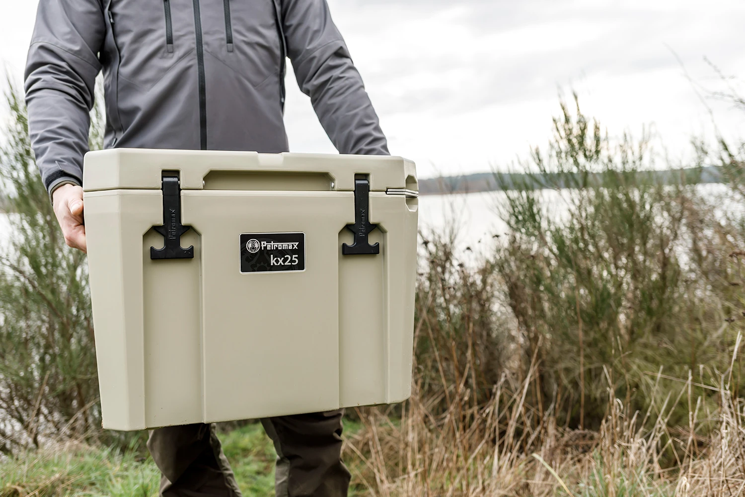 Petromax Kühlbox 25 Liter Sand 6 Petromax Kühlbox 25 Liter Sand – Bild 4