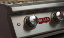 BULL Angus - Gasgrill Mit Infrarot Backburner Und Rotisserie -Grillen im Freien BULL Grills Bedienblende