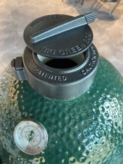 Big Green Egg MiniMax Keramikgrill Mit EGG Carrier Inkl. Zubehörpaket Mit Looftlighter -Grillen im Freien Big Green Egg Deckelventil MiniMax Reggulator oben
