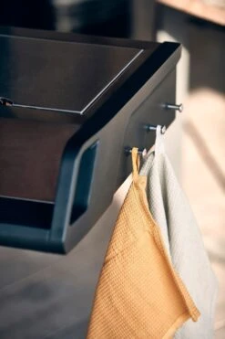 Enders Gasgrill Monroe Pro 4 SIK Turbo -Grillen im Freien Enders Gasgrill Monroe Pro 4 SIK Turbo Haken