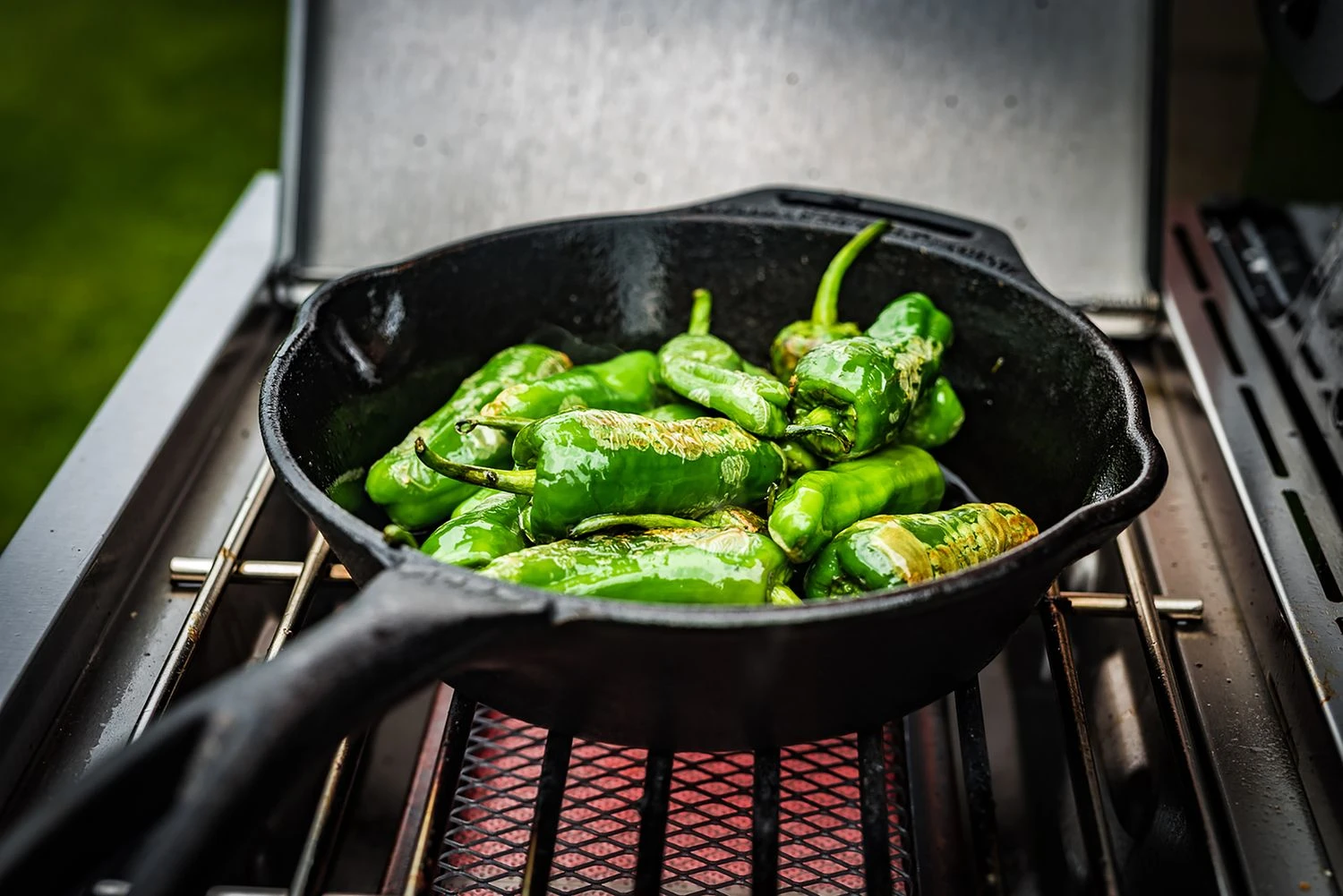 Grillfürst G750E 7-Brenner Doppelkammer - Gasgrill - 1. FC Köln Edition - Edelstahlroste 13 Grillfürst G750E 7-Brenner Doppelkammer - Gasgrill - 1. FC Köln Edition - Edelstahlroste – Bild 11