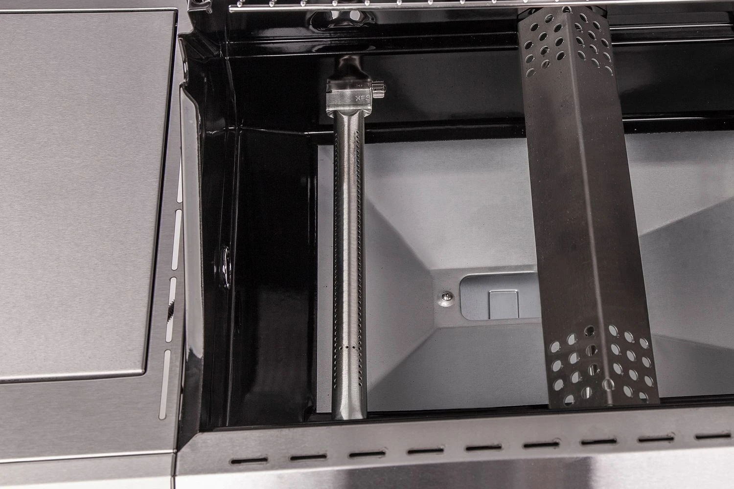 Grillfürst G520G 5-Brenner Gasgrill - 1. FC Köln Edition - Gusseisenroste 9 Grillfürst G520G 5-Brenner Gasgrill - 1. FC Köln Edition - Gusseisenroste – Bild 7