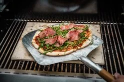 Grillfürst G310E 3-Brenner Gasgrill - 1. FC Köln Edition - Edelstahlroste -Grillen im Freien Koeln Grill Edelstahlroste Pizza backen 2