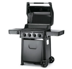 Napoleon Freestyle 425 Gasgrill, Graphit - Modell 2023 - X-DEAL Inkl. Drehspiess -Grillen im Freien Napoleon Freestyle 425 graphit side Deckel offen