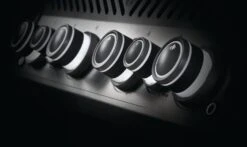 Napoleon Rogue SE 525 Gasgrill - All-black - Mit Sizzle Zone Und Heckbrenner - Grillfürst Edition Inkl. Grill Control Und Zubehörpaket - Smart Deal - Modell 2022 -Grillen im Freien Napoleon Gasgrill SE525 Drehregler beleuchtet 1