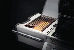 Napoleon Prestige Pro 665-3 Edelstahl Gasgrill, Erdgas Inkl. Drehspieß - Modell 2023 -Grillen im Freien Napoleon Prestige Pro Sizzle Zone Offen