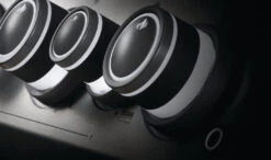 Napoleon Rogue SE 625 Edelstahl Gasgrill Mit Sizzle Zone Und Heckbrenner - SMART Deal Inkl. Grillfürst Grill Control - Modell 2023 -Grillen im Freien Napoleon Rogue SE Drehknoepfe beleuchtet 1