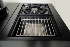 Outdoorchef Gas Kugelgrill Arosa 570 G Evo Black Style - Inkl. Blazing-/Cooking Zone Kit Plus Und Plancha -Grillen im Freien Outdoochef Kugelgrill Arosa 570 G Blazing Zone