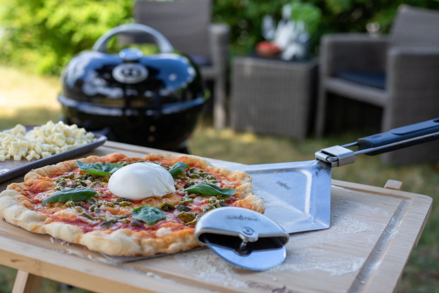 Outdoorchef Gas Kugelgrill Chelsea 420 G Pizzaofen - Pizza Chef Inkl. Grillfürst Pizzastein, Pizzaheber Und Pizzaschneider 4 Outdoorchef Gas Kugelgrill Chelsea 420 G Pizzaofen - Pizza Chef Inkl. Grillfürst Pizzastein, Pizzaheber Und Pizzaschneider – Bild 2