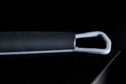 Outdoorchef Trichter-Schaber Für EASY FLIP Trichter -Grillen im Freien Outdoorchef Schaber Detail Griff 1