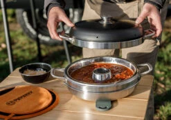 Petromax Camping Backofen 23 Petromax Camping Backofen -Grillen im Freien Petromax Camping Backofen Lifestyle01