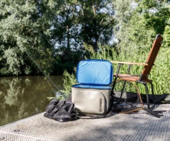 Petromax Kühltasche 22 Liter / Sandfarben -Grillen im Freien Petromax Kuehltasche 22Liter sand Lifestyle