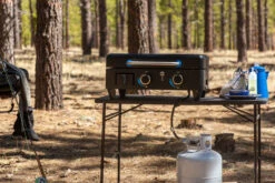 Pit Boss Plancha Grill Ultimate Plancha 2-Brenner - Mit Untergestell -Grillen im Freien Pit Boss Planchagrill Tischgrill Ultimate 2 Brenner