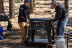 Pit Boss Plancha Grill Ultimate Plancha 2-Brenner - Mit Untergestell -Grillen im Freien Pit Boss Planchagrill Ultimate Plancha 2 Brenner Kompaktgrill