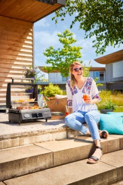 Rösle Elektrogrill Videro E2-P Campinggrill 17 Rösle Elektrogrill Videro E2-P Campinggrill -Grillen im Freien Roesle Elektrogrill Videro E2 P Lifestyle