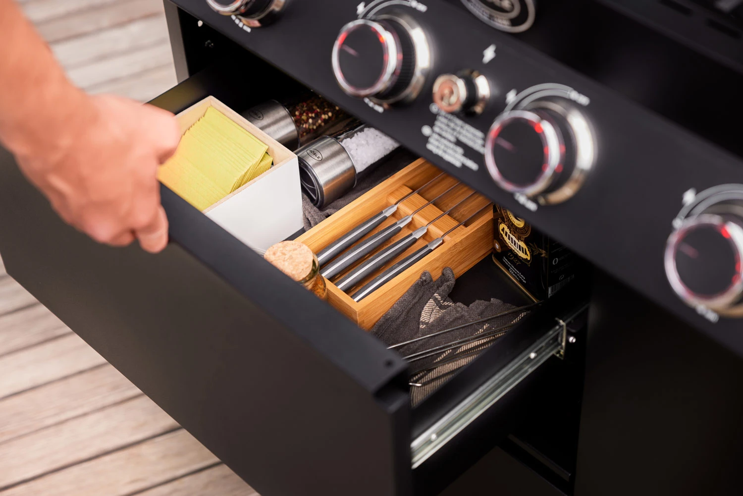 Rösle Gasgrill Videro Pro G6-S Vario+ Mattschwarz - Modell 2023 12 Rösle Gasgrill Videro Pro G6-S Vario+ Mattschwarz - Modell 2023 – Bild 10