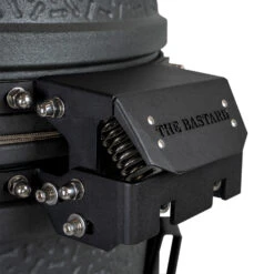 The Bastard Keramikgrill VX Medium - Complete - Schwarz Matt - Modell 2023 -Grillen im Freien The Bastard VX Medium Detail Deckelschanier