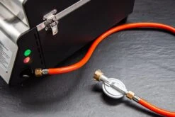 Grillfürst G201E 2-Brenner Gasgrill Portabel V2 - Campinggrill / Balkongrill - X-DEAL Inkl. Untergestell Und Tragetasche -Grillen im Freien grillfuerst g201 gasanschluss 2