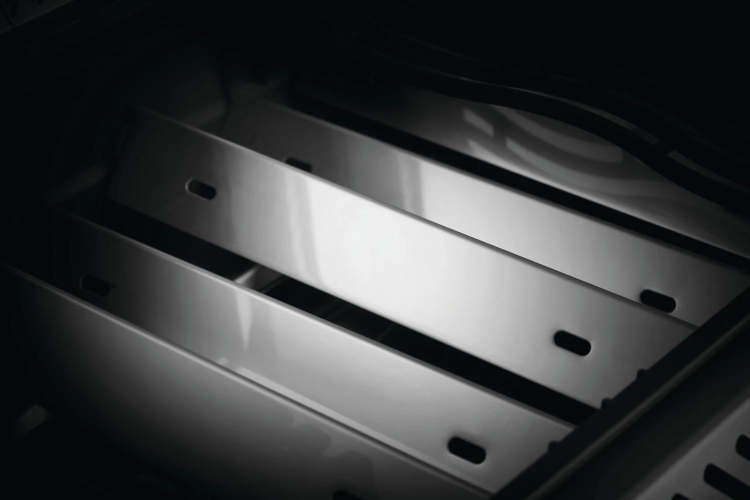 Napoleon Rogue 425 Gasgrill - All Black - Mit Seitenbrenner - Hero Modell 2023 Mit Heckbrenner Inkl. Drehspieß, Abdeckhaube Und Grillplatte 15 Napoleon Rogue 425 Gasgrill - All Black - Mit Seitenbrenner - Hero Modell 2023 Mit Heckbrenner Inkl. Drehspieß, Abdeckhaube Und Grillplatte – Bild 13